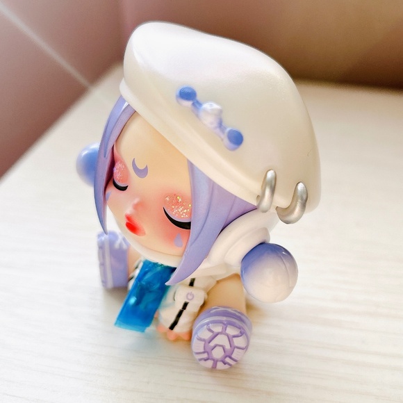 Authentic Pop Mart Skullpanda City of Night series- The meditator figure - Picture 7 of 7